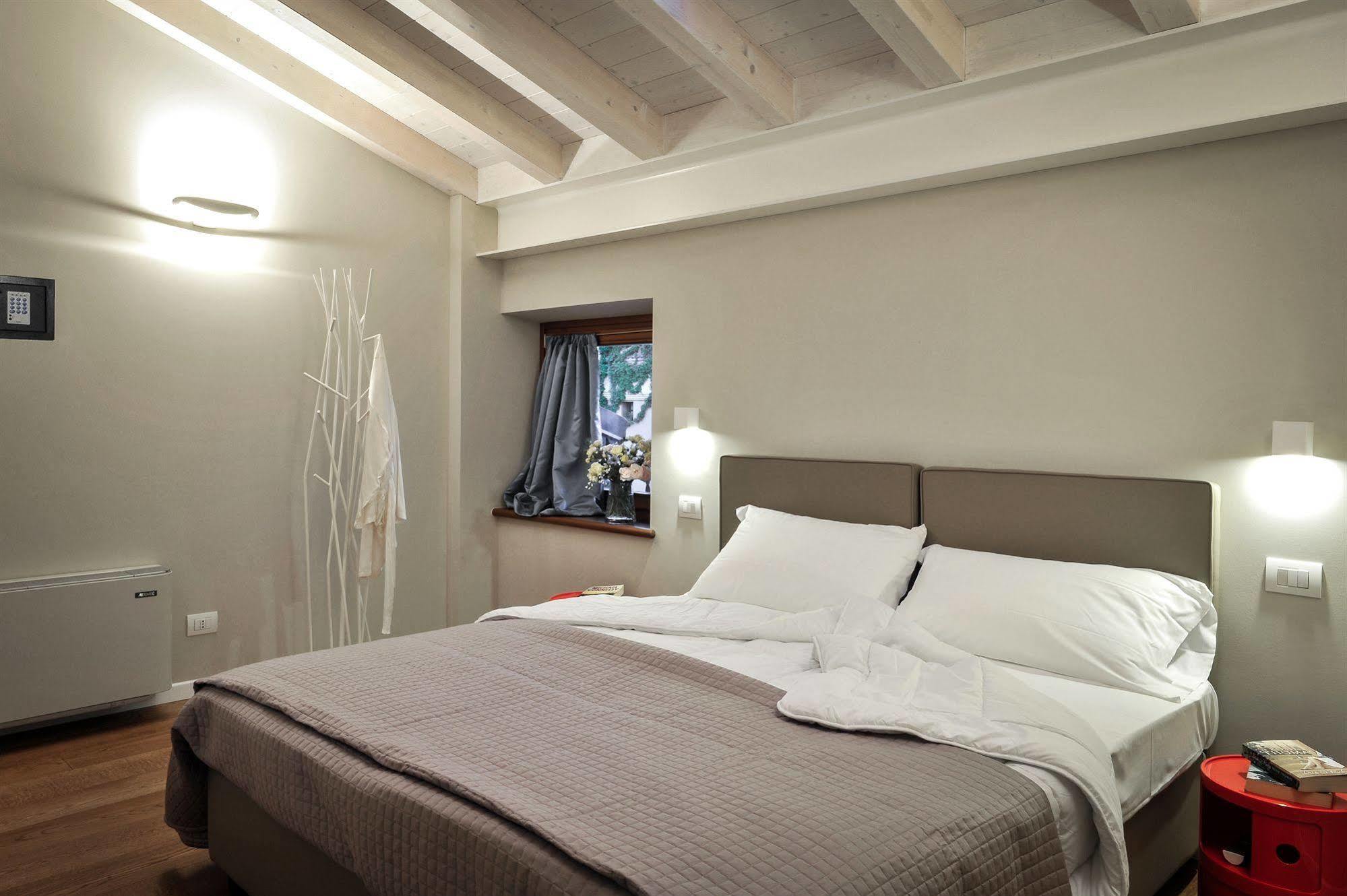 Belvivere Suites Sona Extérieur photo