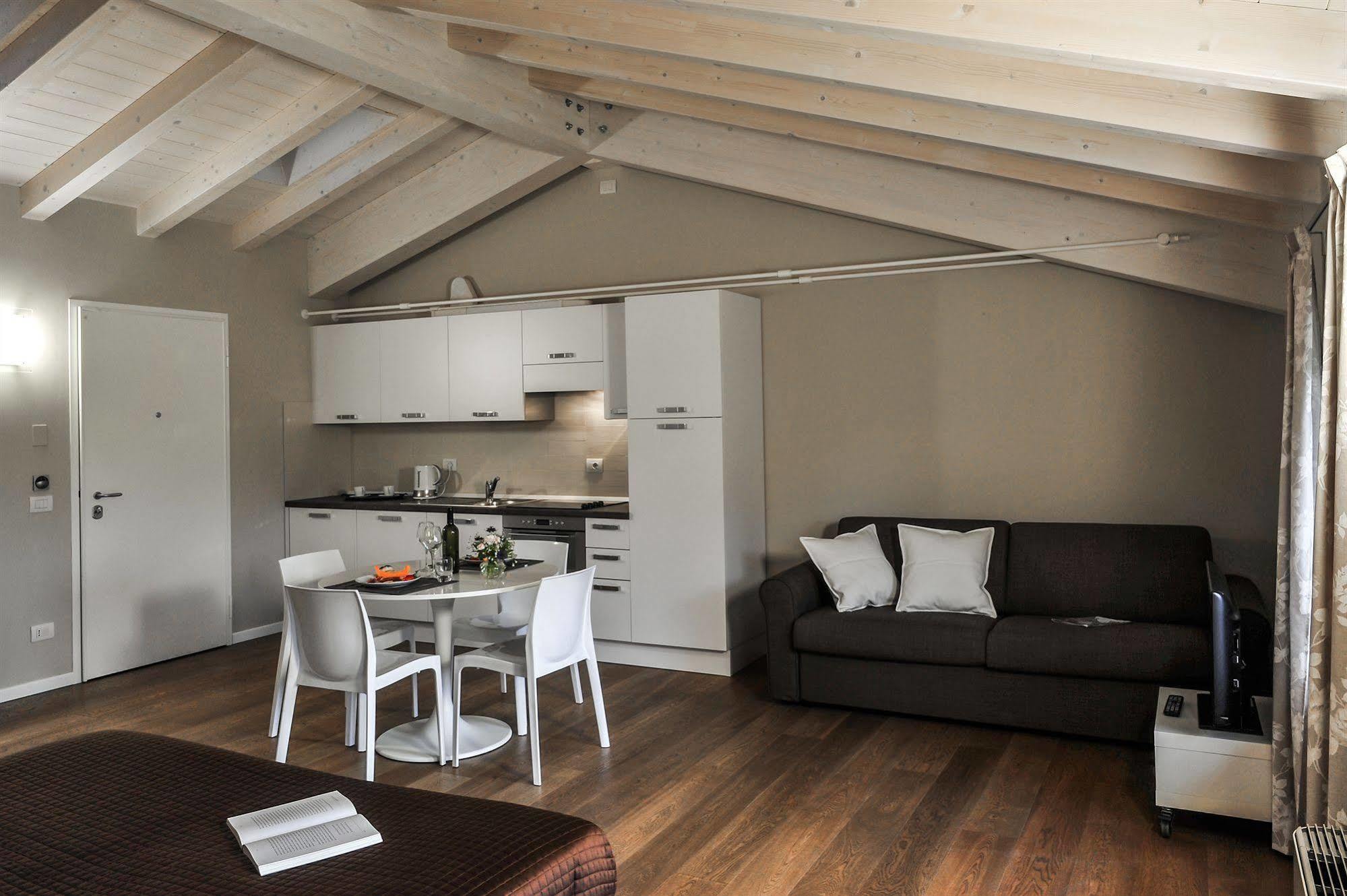 Belvivere Suites Sona Extérieur photo