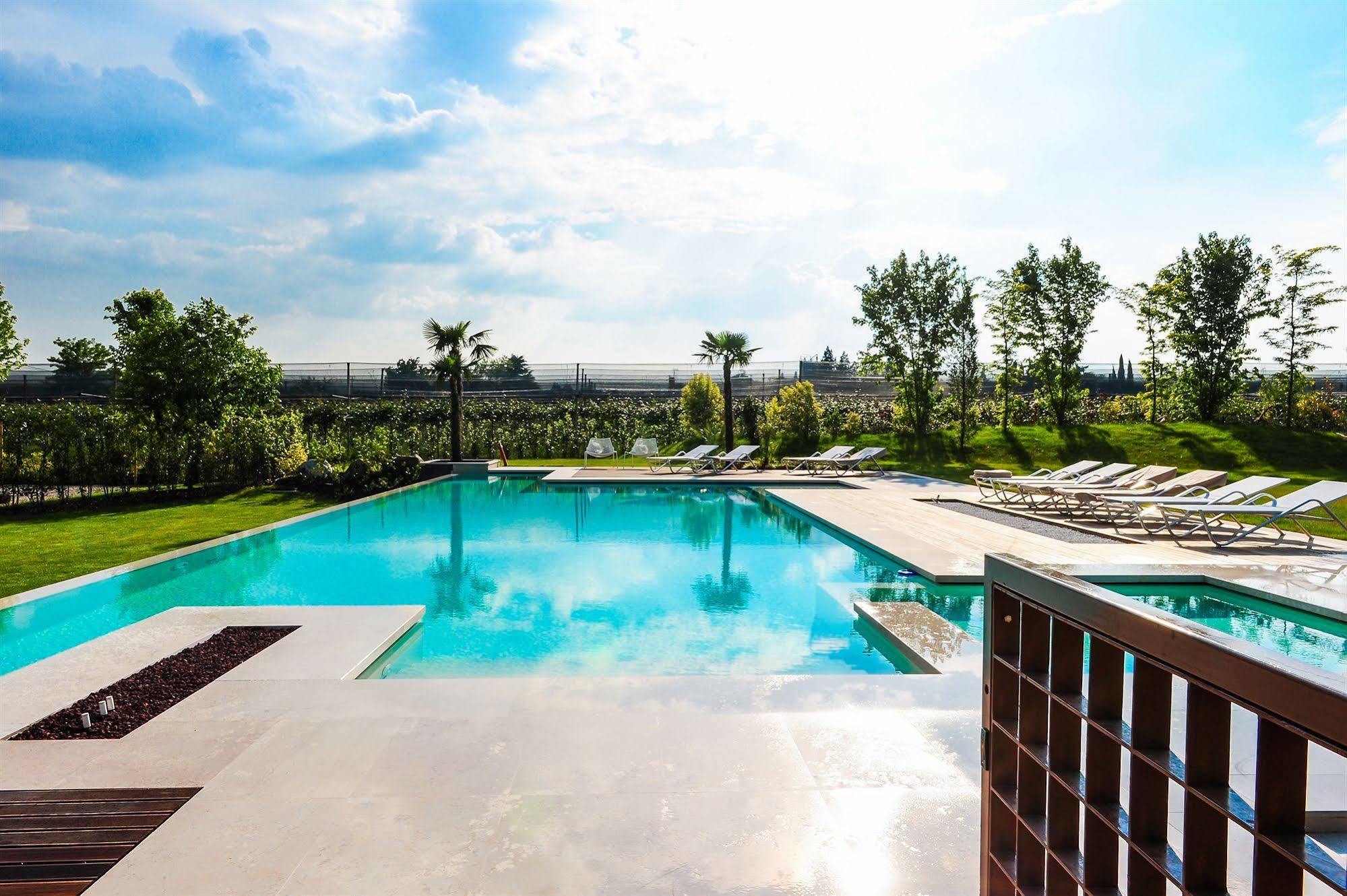 Belvivere Suites Sona Extérieur photo